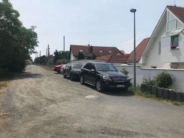 Homestay U Hanky Zdiby Экстерьер фото